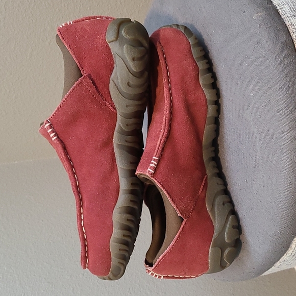 Teva shoe burgundy red size 8 - Picture 6 of 6